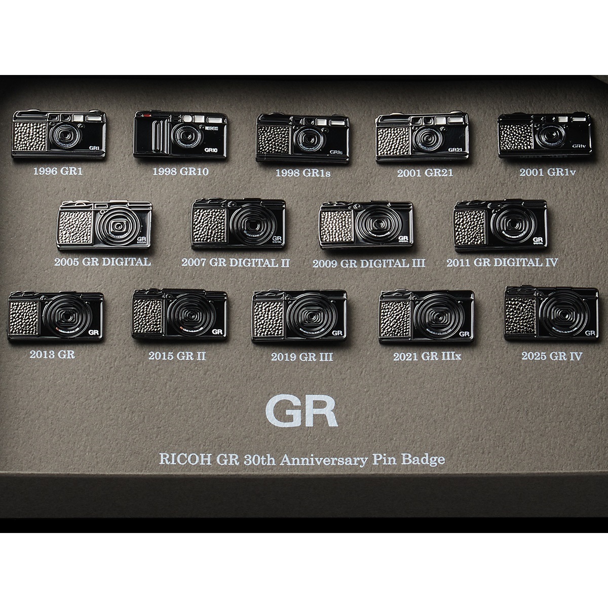 RICOH GR 30周年記念ピンバッジ／14機種セット